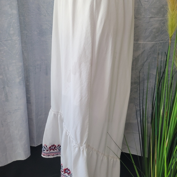 Time and Tru hi low skirt - Picture 2 of 8